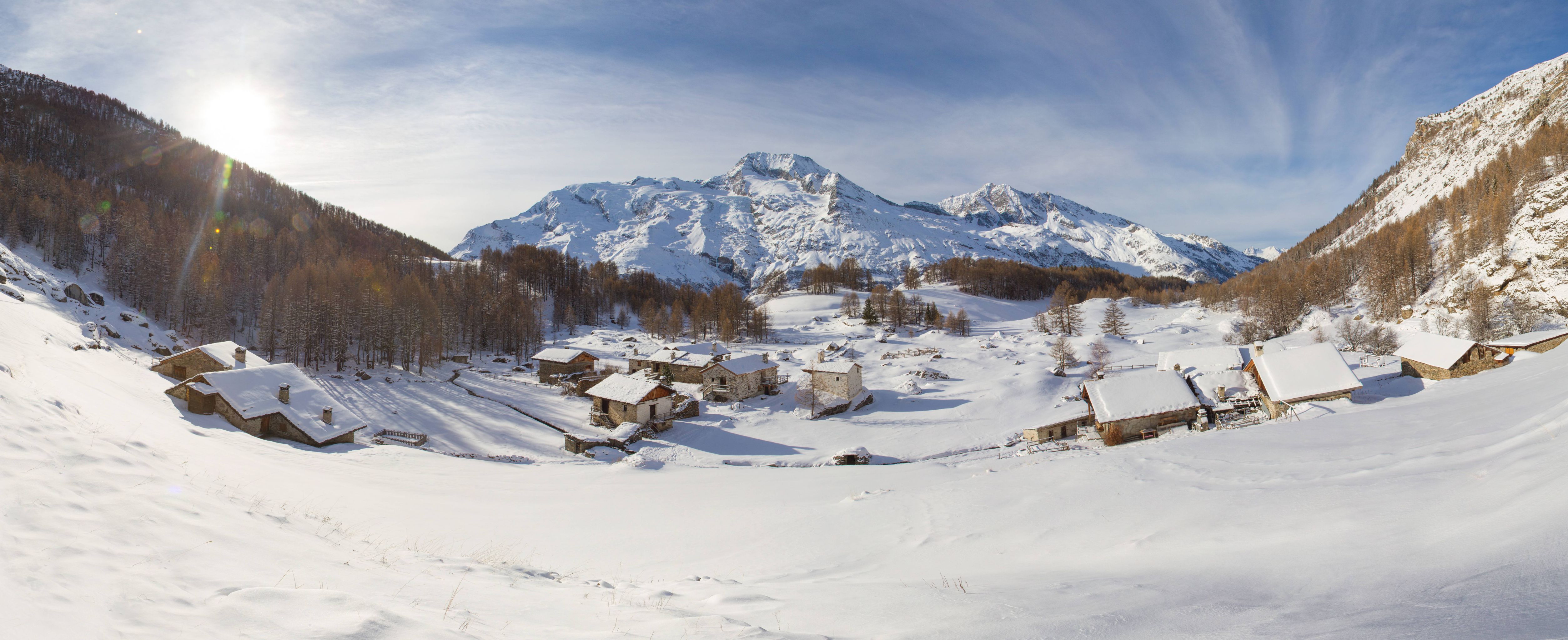 Panorama du village du Monal en hiver